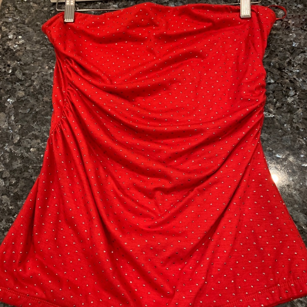 Red Guess top